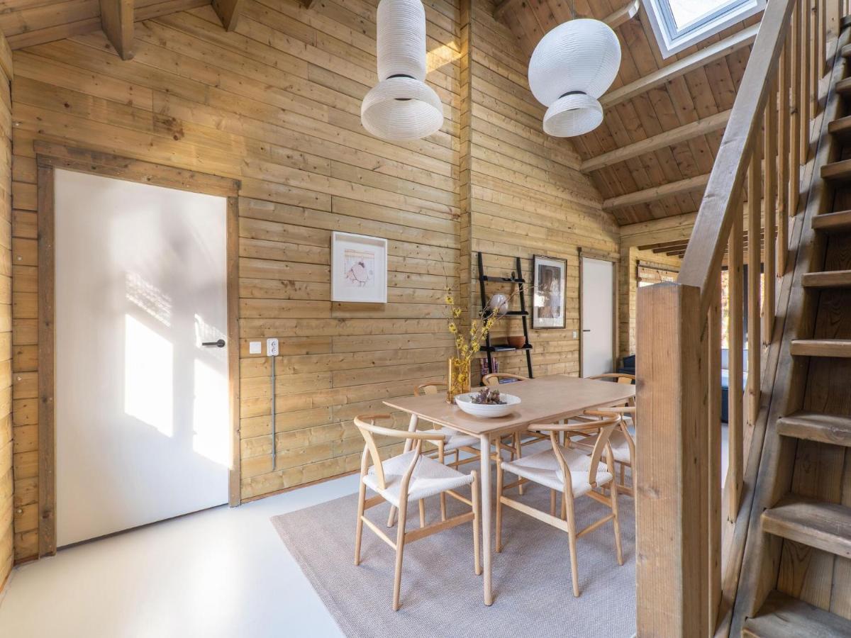 Cosy Wooden House Amid Woods In Soesterberg ユトレヒト エクステリア 写真